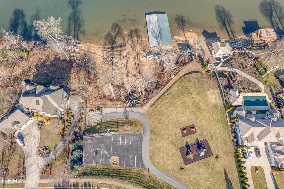 Photo #93: 417 Oliver Approach 