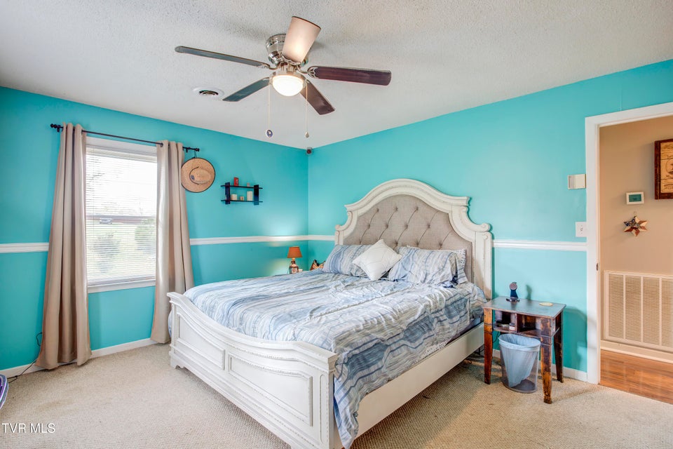 Photo #17: 304 Deerfield Drive