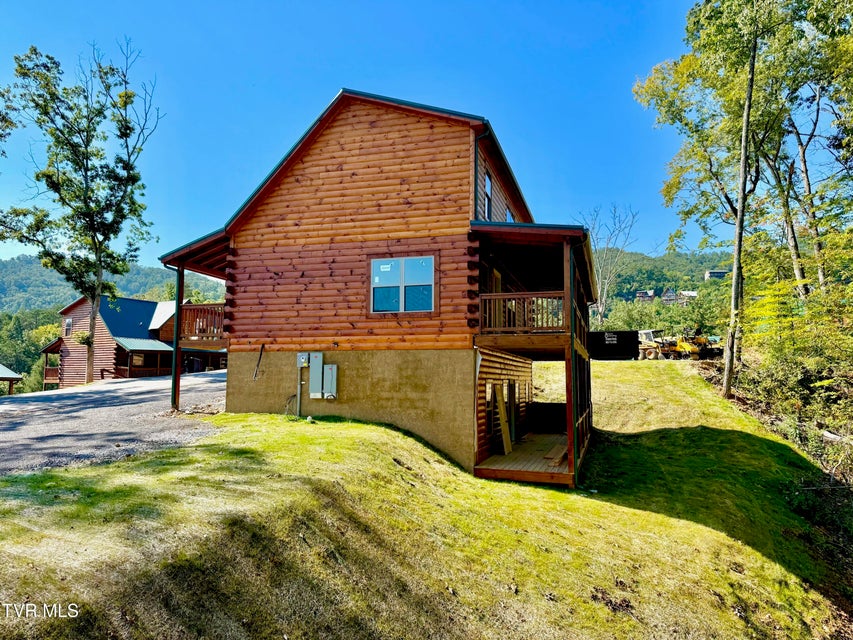 Photo #2: 808 String Run Way