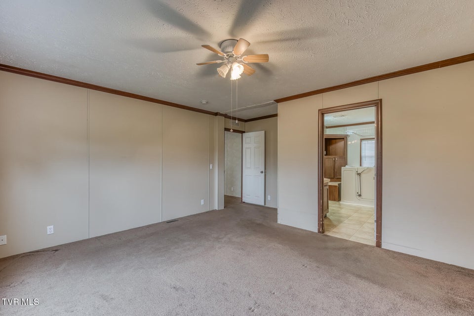 Photo #18: 1122 Anderson Loop