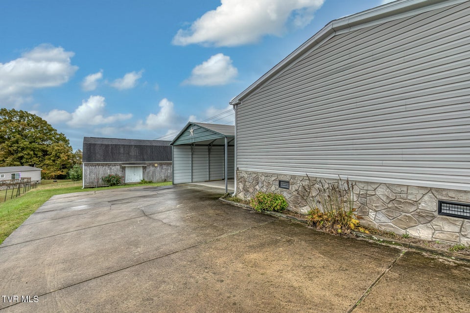 Photo #32: 1122 Anderson Loop