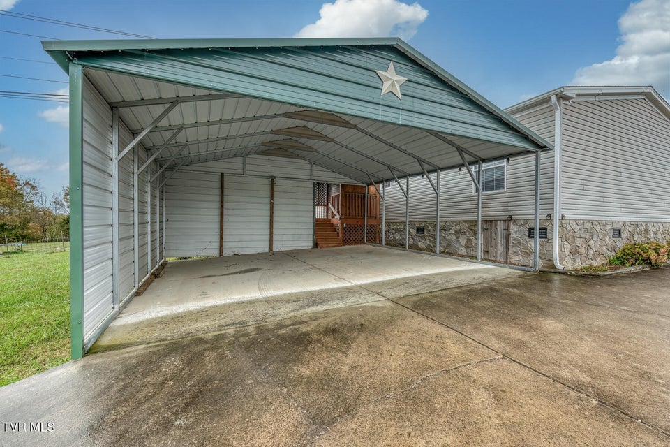 Photo #33: 1122 Anderson Loop