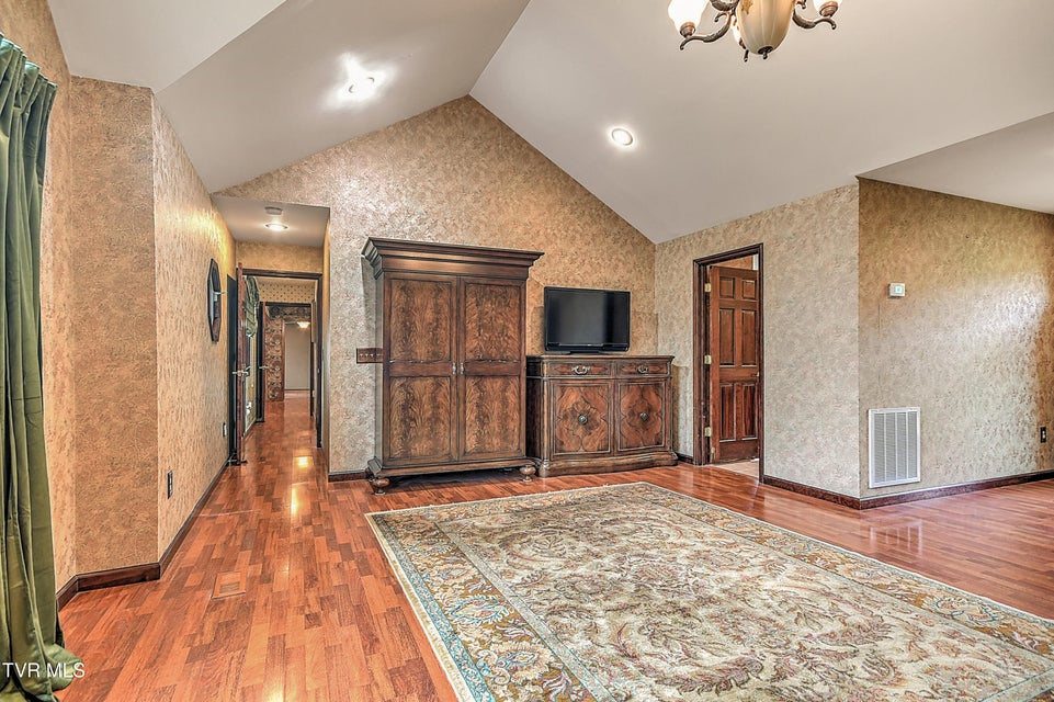 Photo #37: 5639 Mountain Road