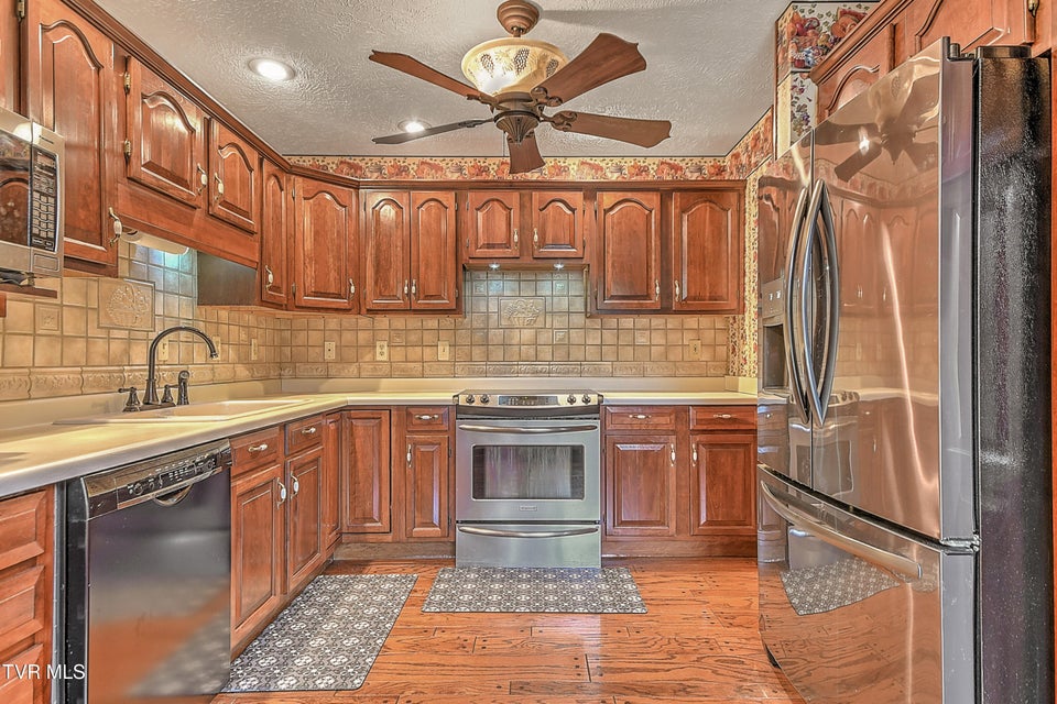 Photo #26: 5639 Mountain Road