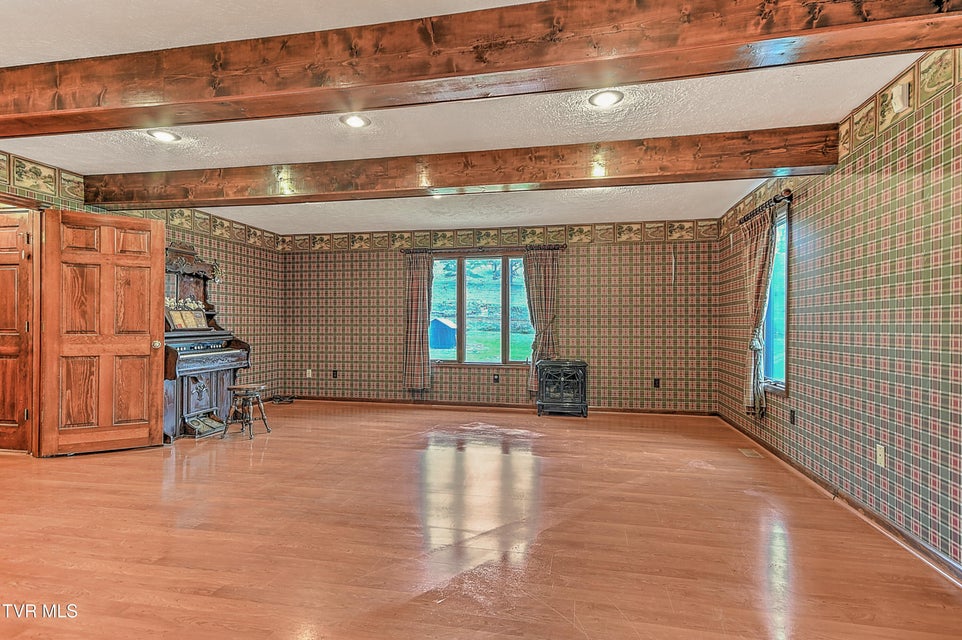 Photo #31: 5639 Mountain Road