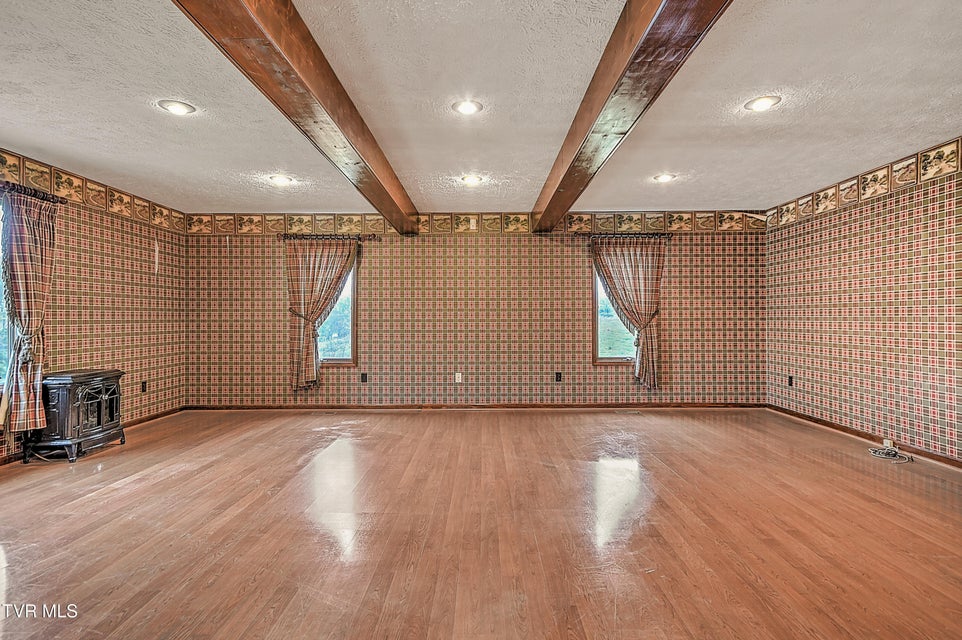 Photo #33: 5639 Mountain Road