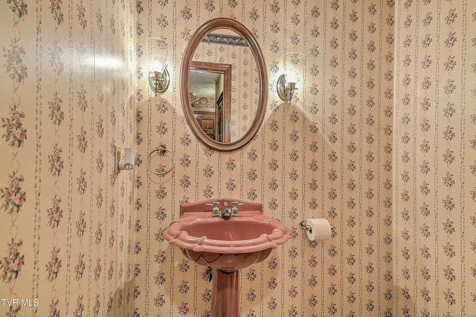 Photo #56: 5639 Mountain Road