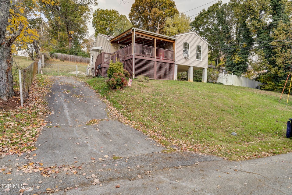 Photo #31: 2012 Woodbine Street