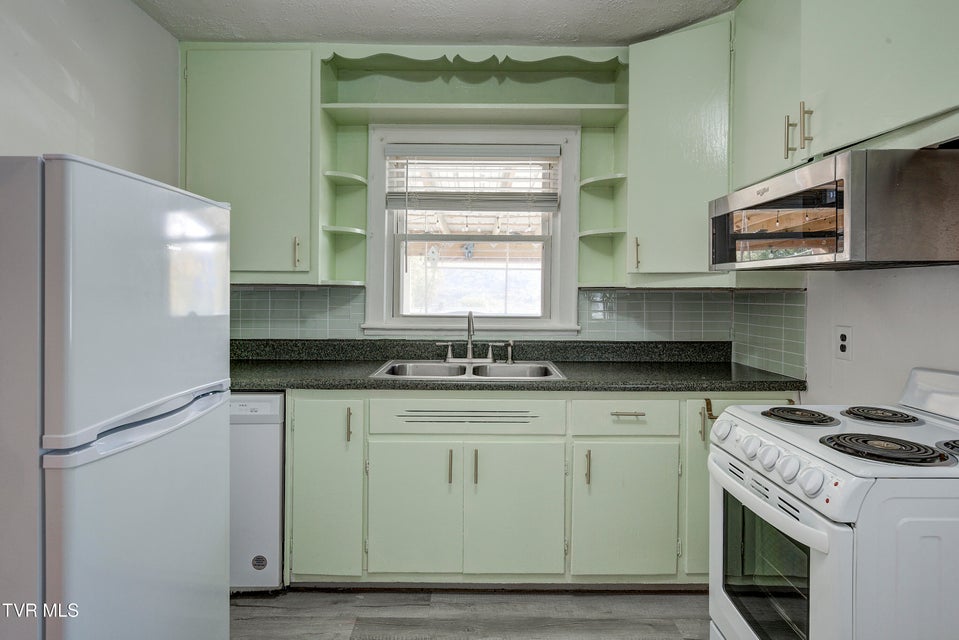 Photo #12: 2012 Woodbine Street