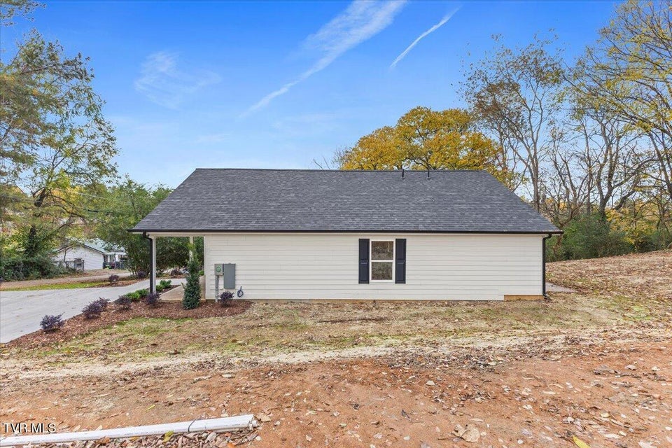 Photo #4: 1611 Carter Avenue