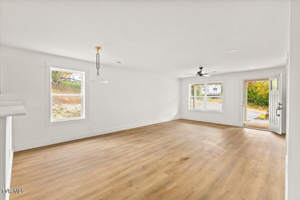 Photo #9: 1611 Carter Avenue