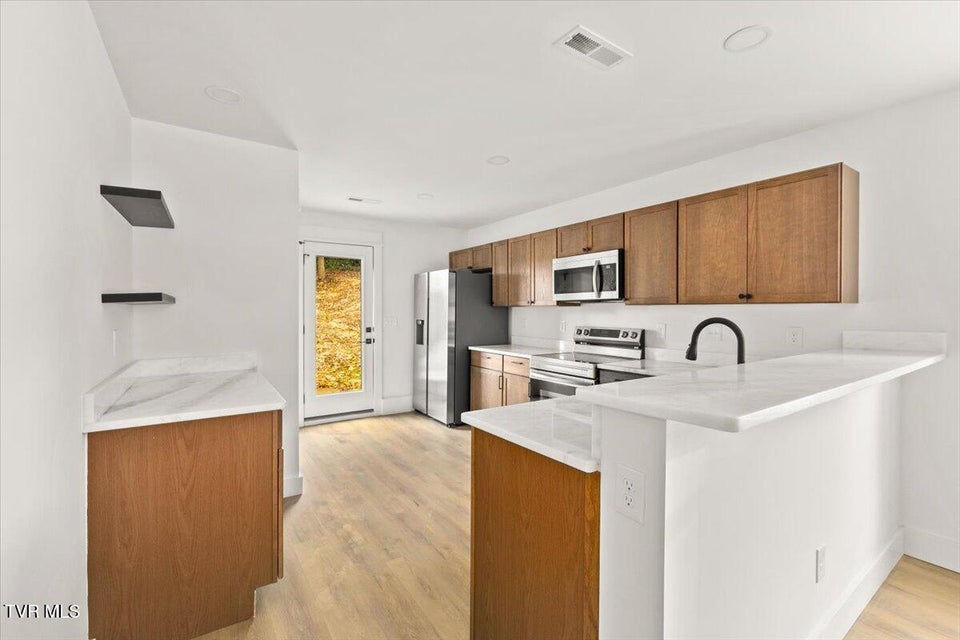 Photo #10: 1611 Carter Avenue