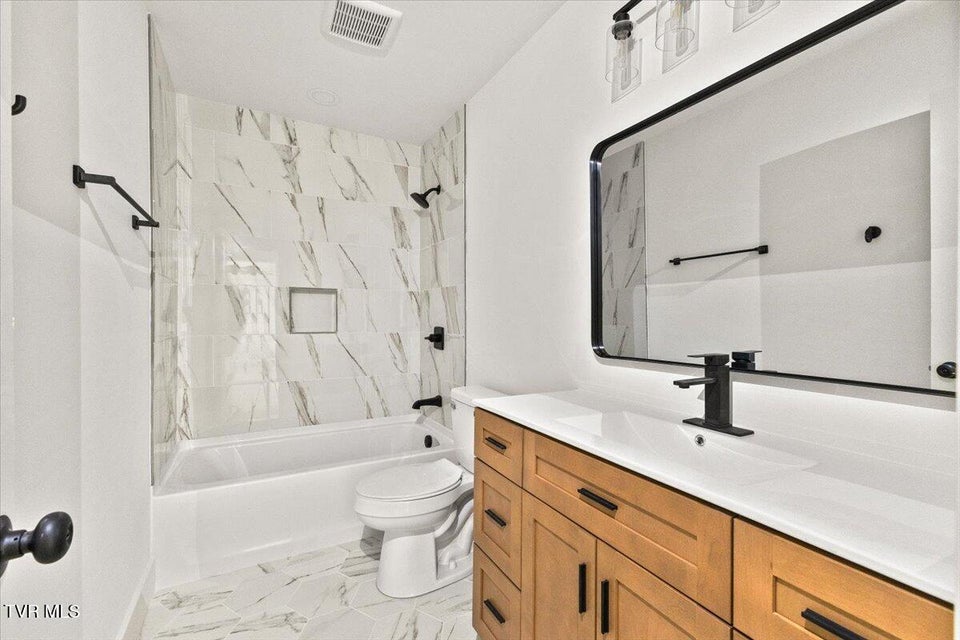 Photo #18: 1611 Carter Avenue