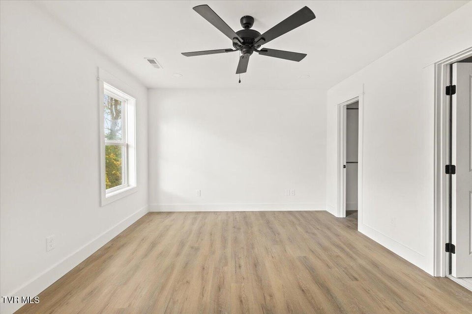 Photo #20: 1611 Carter Avenue