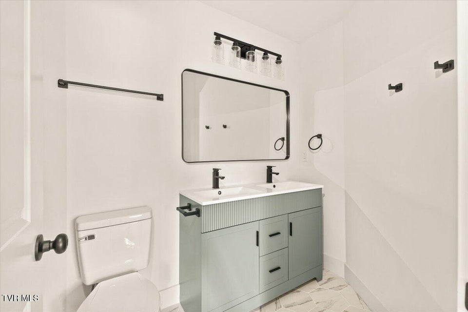 Photo #21: 1611 Carter Avenue