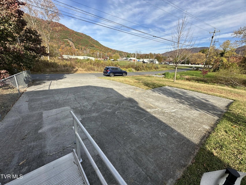 Photo #26: 112 Crook Street