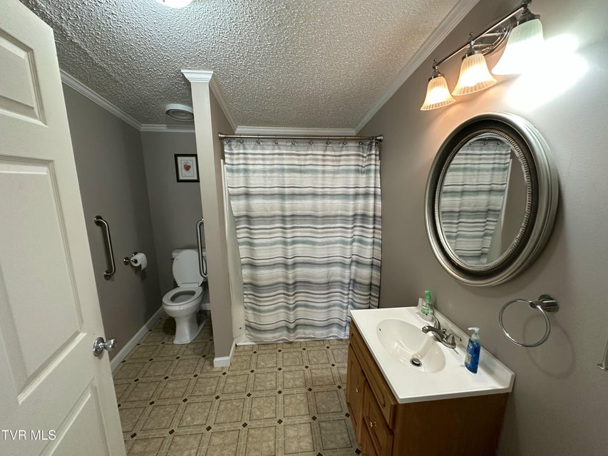 Photo #15: 112 Crook Street