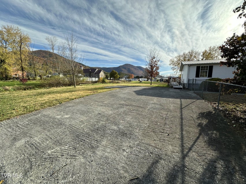 Photo #25: 112 Crook Street