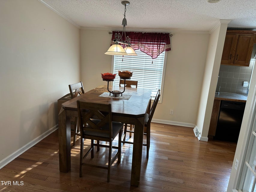 Photo #10: 112 Crook Street