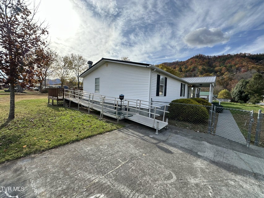 Photo #28: 112 Crook Street