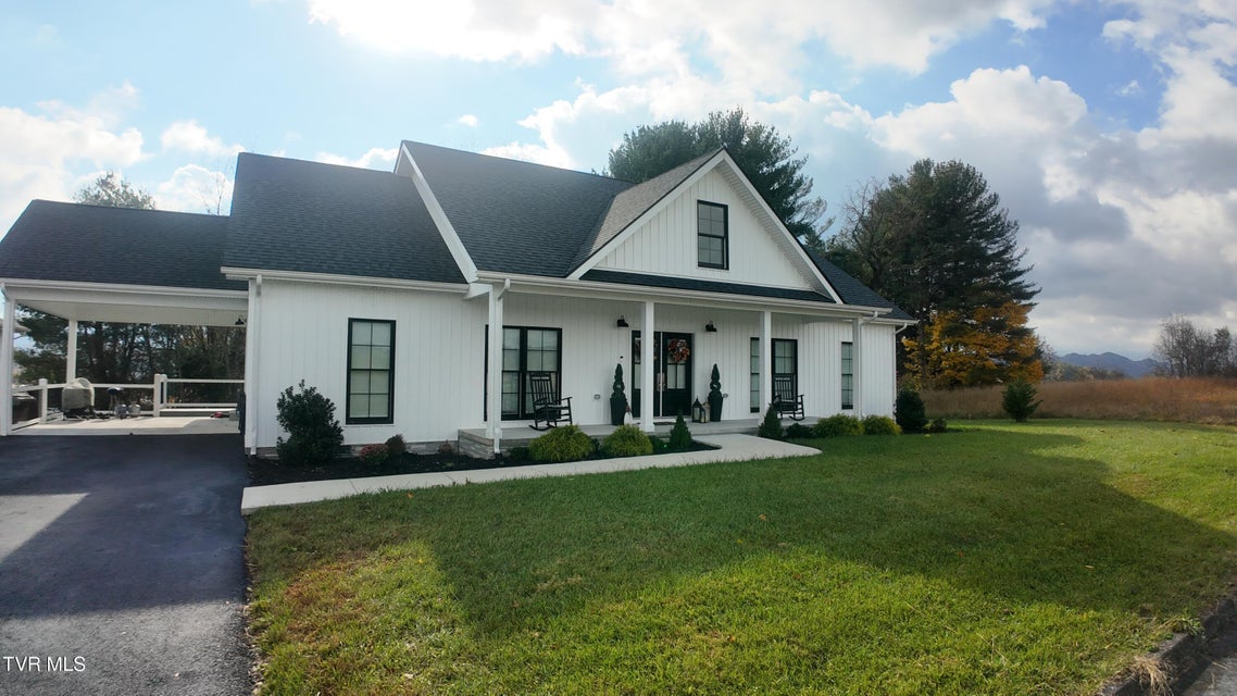 Photo #4: 210 Lakeview Estates Drive