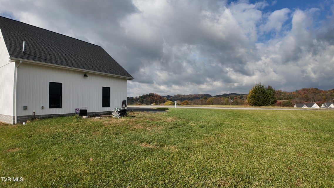 Photo #17: 210 Lakeview Estates Drive