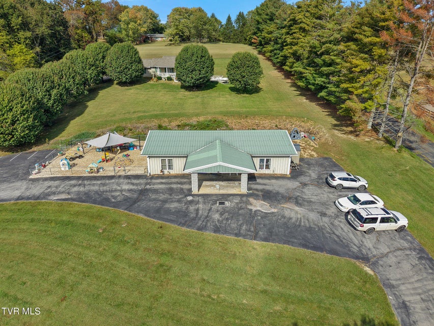 Photo #2: 208 Majestic Circle