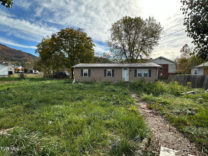 Photo #2: 108 Crook Street