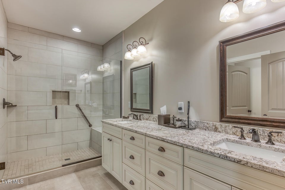 Photo #30: 1 Jasmine Terrace