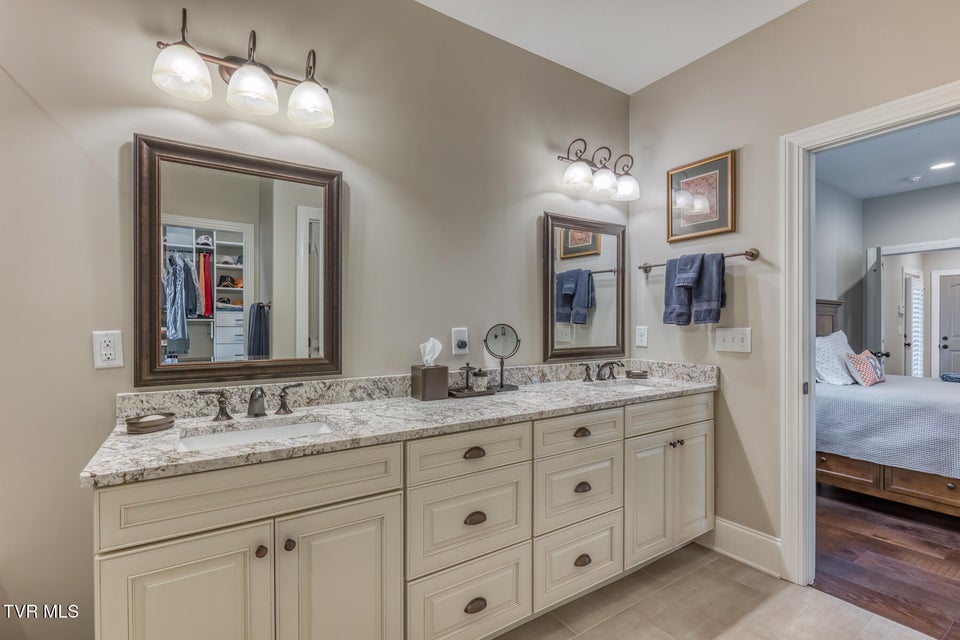 Photo #31: 1 Jasmine Terrace