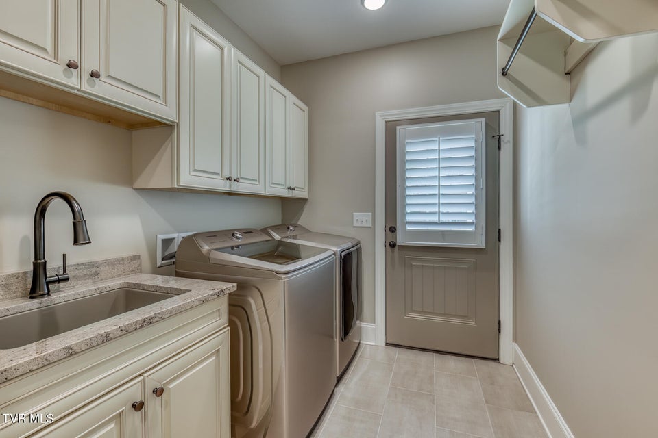 Photo #36: 1 Jasmine Terrace