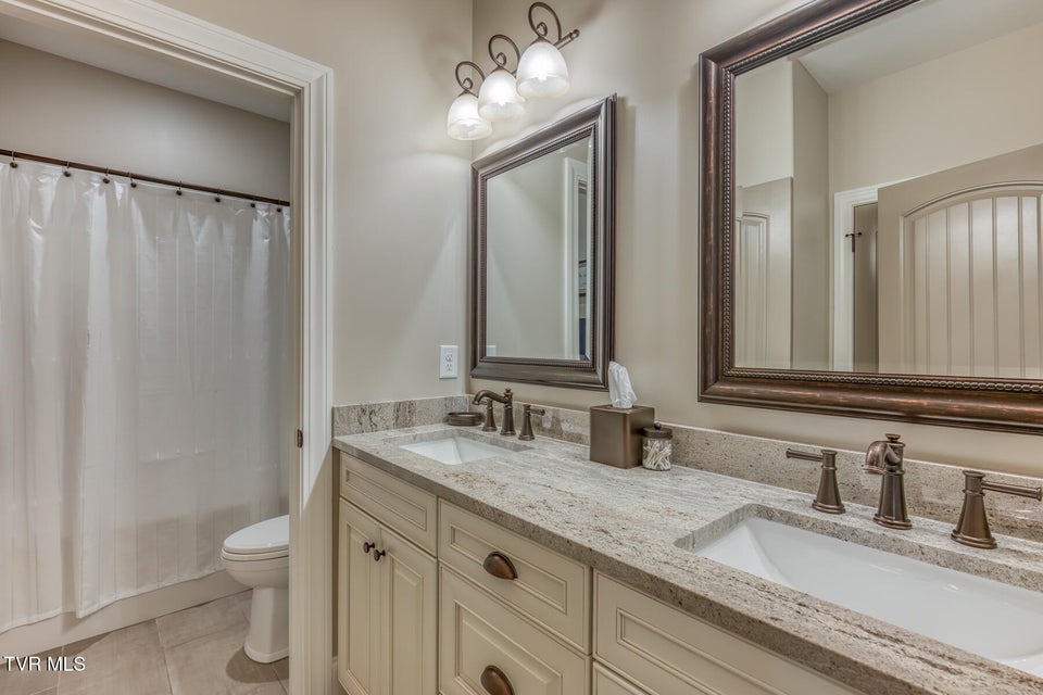 Photo #41: 1 Jasmine Terrace