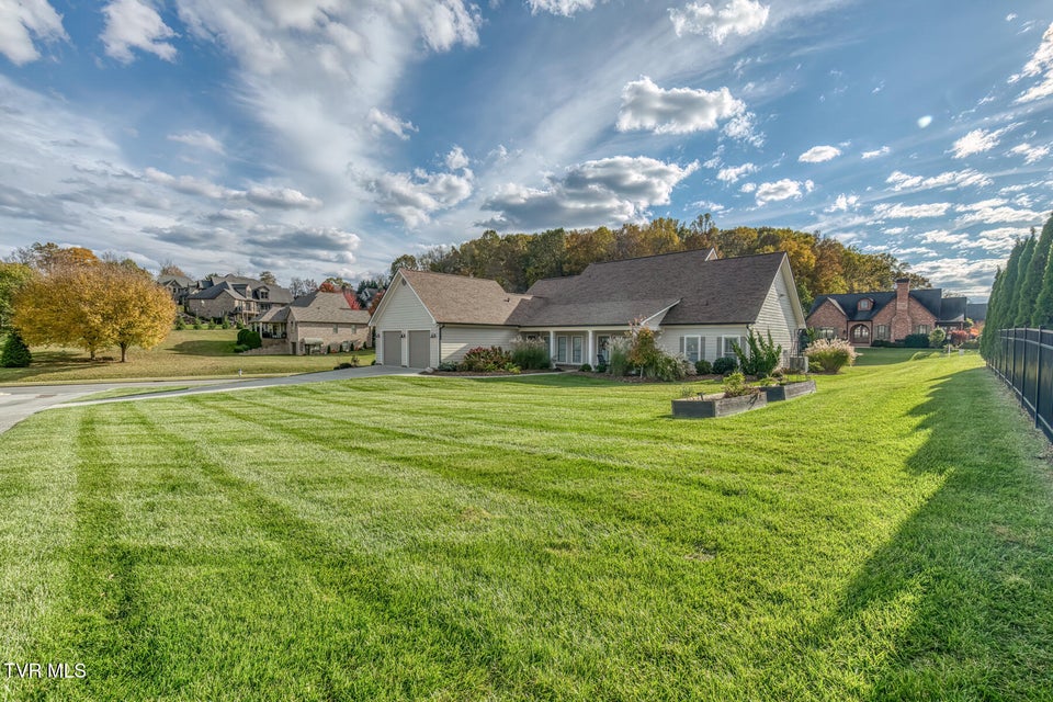 Photo #65: 1 Jasmine Terrace