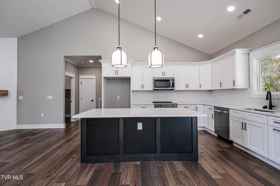 Photo #9: 298 Ruby Rose Ridge