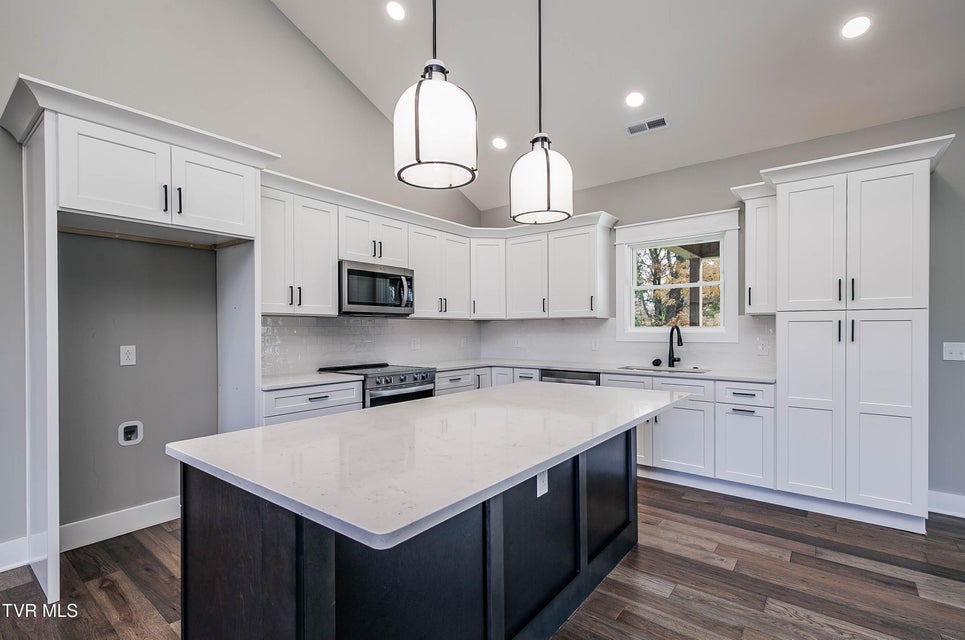 Photo #10: 298 Ruby Rose Ridge