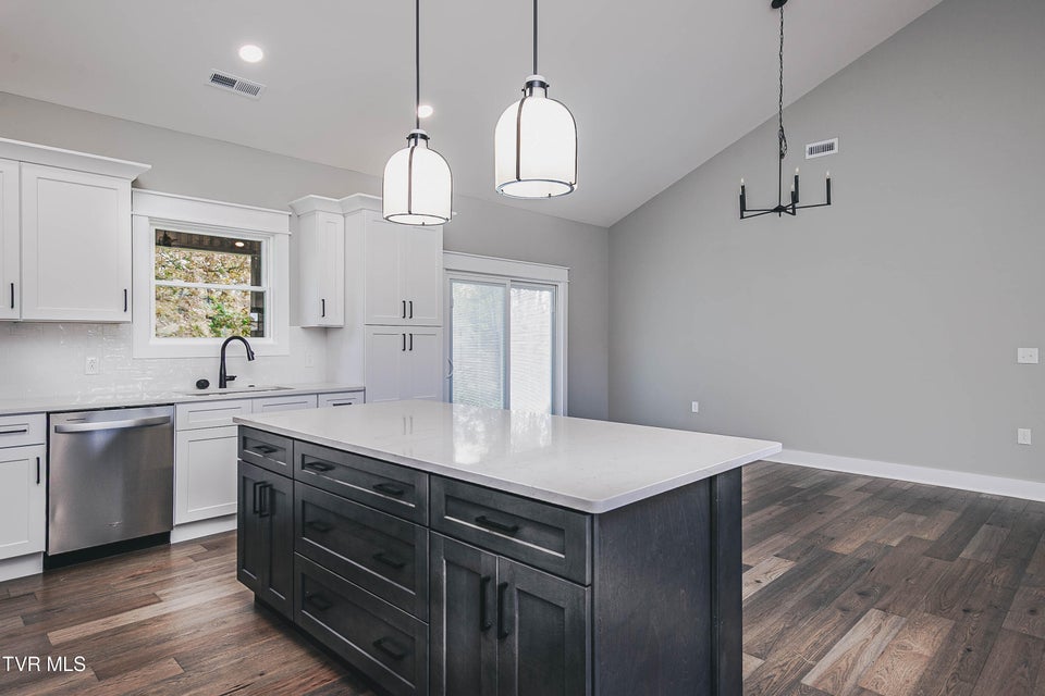 Photo #15: 298 Ruby Rose Ridge