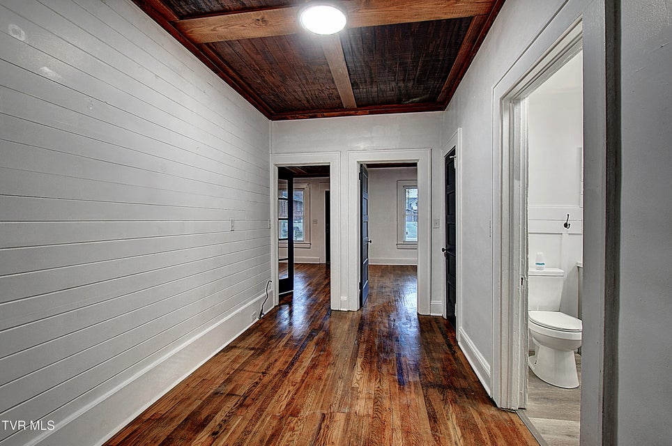 Photo #23: 612 Lynn Avenue