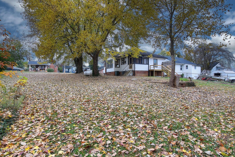 Photo #36: 612 Lynn Avenue