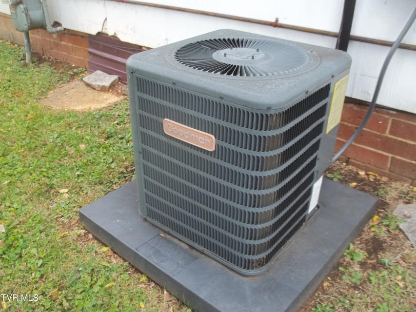 Photo #28: 164 Birch Street