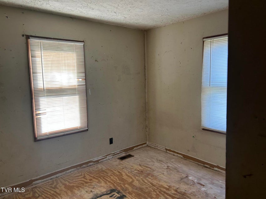 Photo #10: 2107 Watauga Avenue