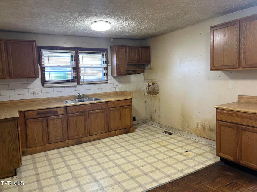 Photo #12: 2107 Watauga Avenue