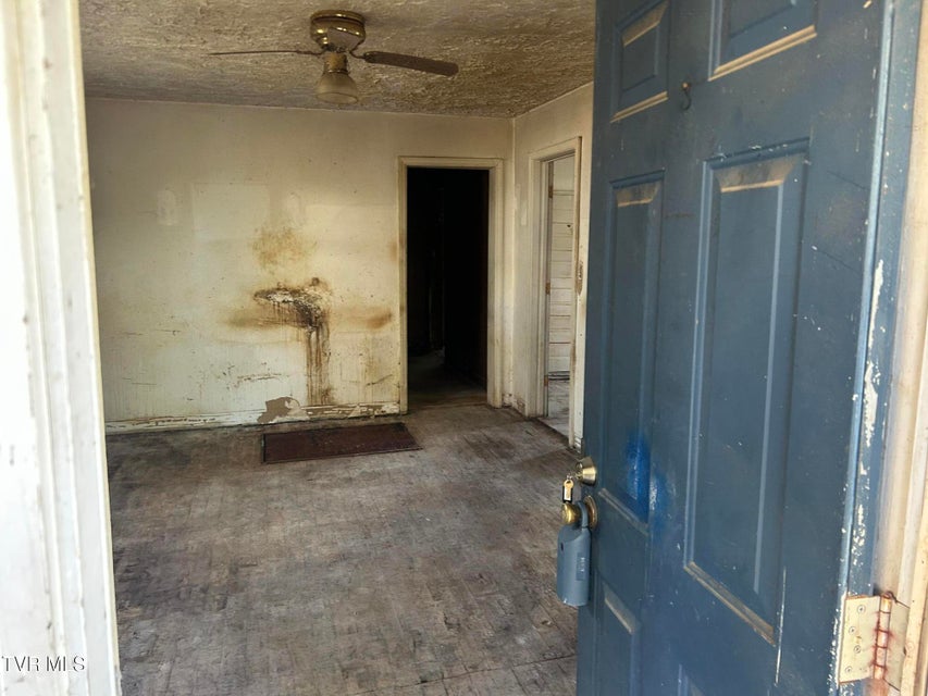 Photo #5: 2112 Watauga Avenue