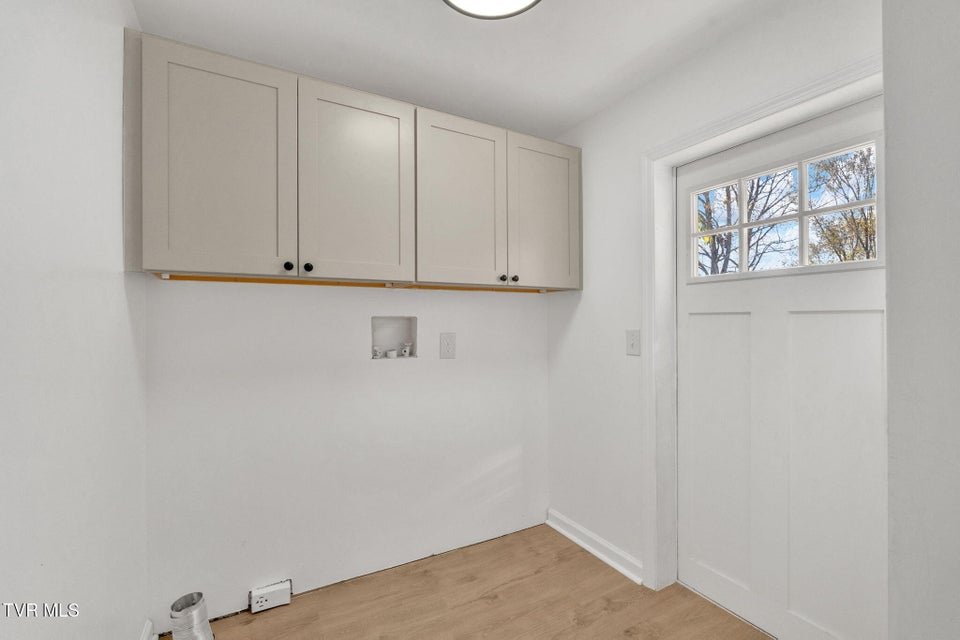 Photo #9: 447 Bayhill Drive