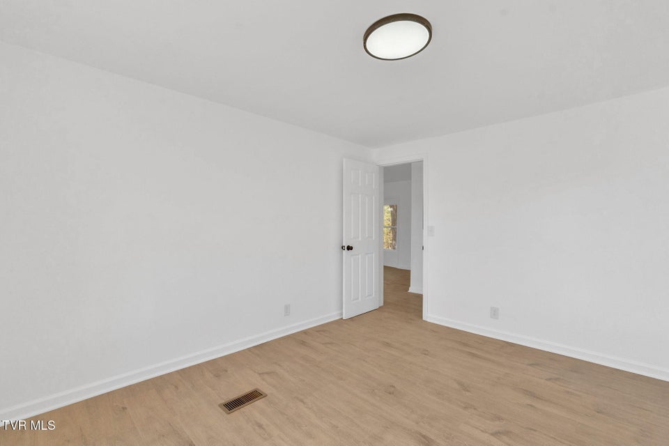 Photo #13: 447 Bayhill Drive