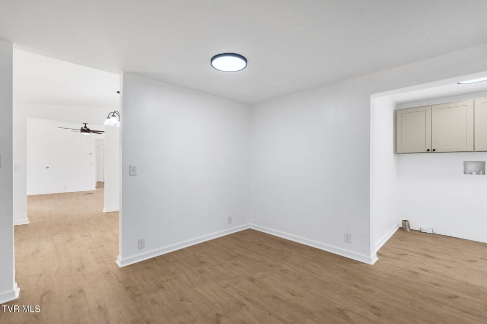 Photo #10: 447 Bayhill Drive