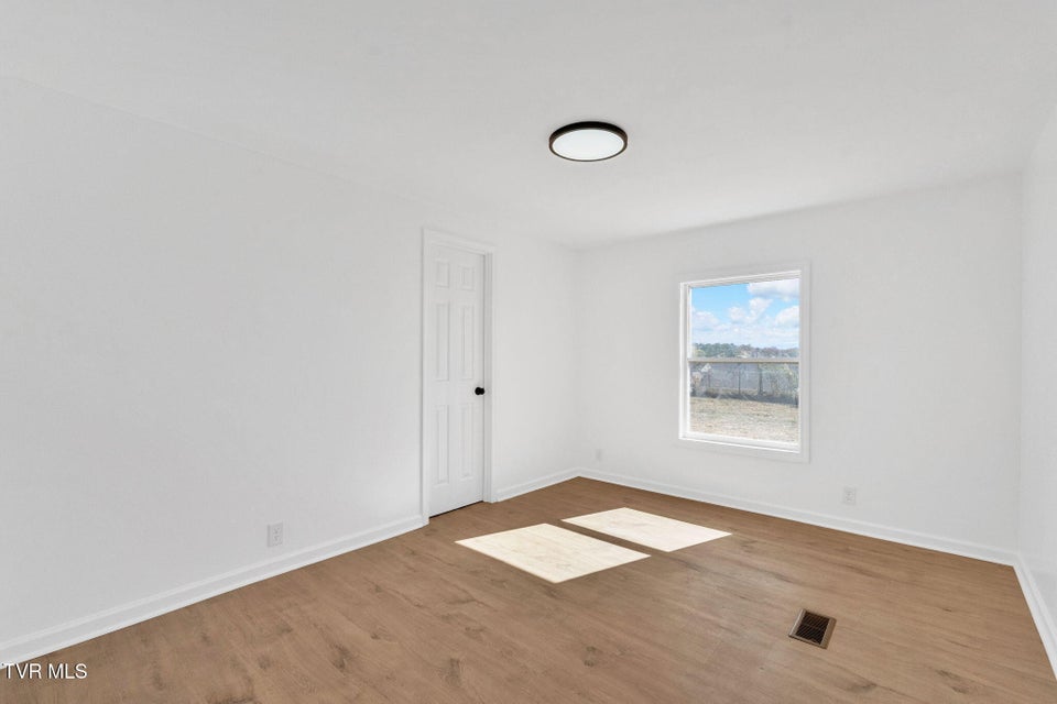 Photo #15: 447 Bayhill Drive