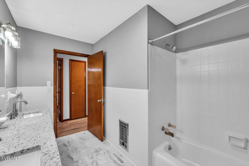 Photo #28: 24850 Walden Road