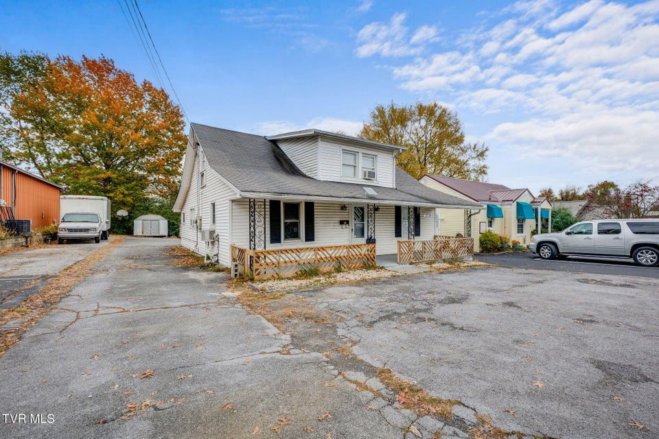 Photo #2: 1713 Edgemont Avenue