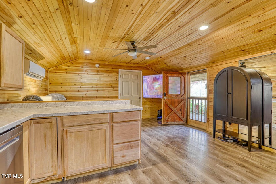 Photo #7: 3858 Beech Creek Road