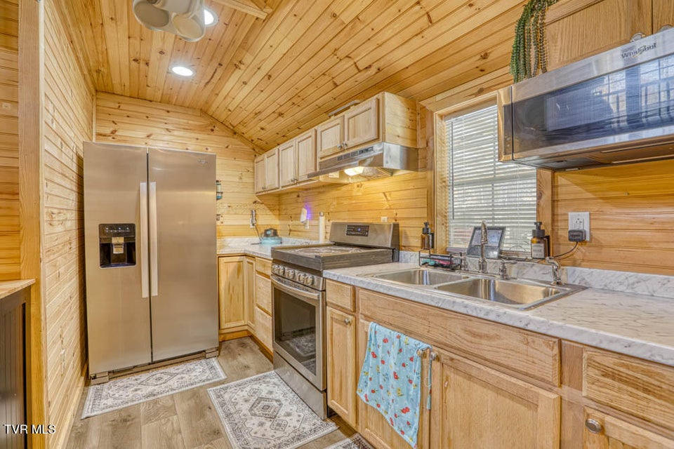 Photo #9: 3858 Beech Creek Road